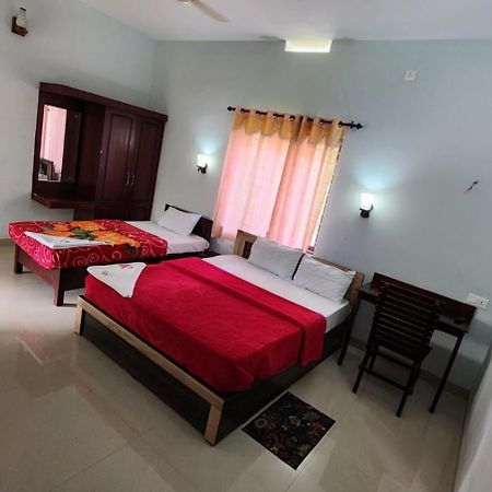 Pkn Homestay Thekkady Kumily ภายนอก รูปภาพ