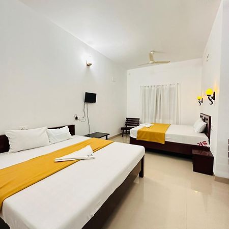 Pkn Homestay Thekkady Kumily ภายนอก รูปภาพ