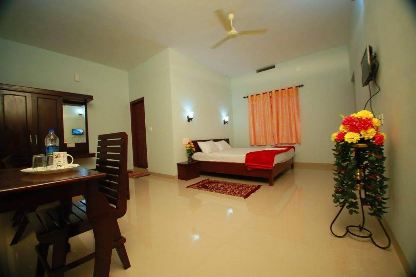Pkn Homestay Thekkady Kumily ภายนอก รูปภาพ