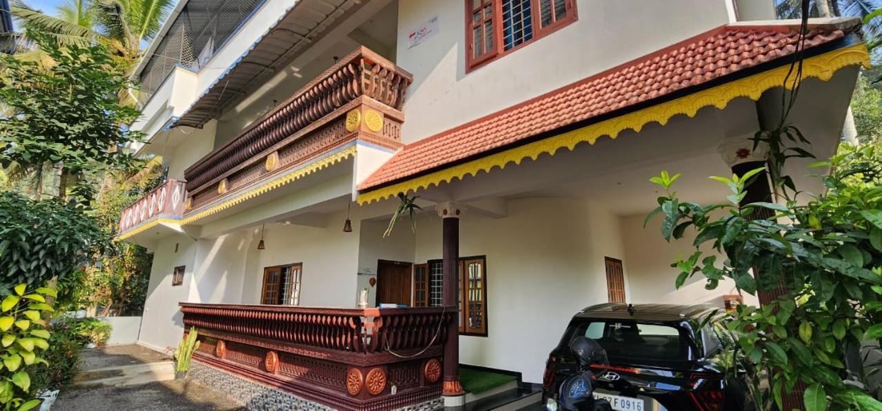 Pkn Homestay Thekkady Kumily ภายนอก รูปภาพ