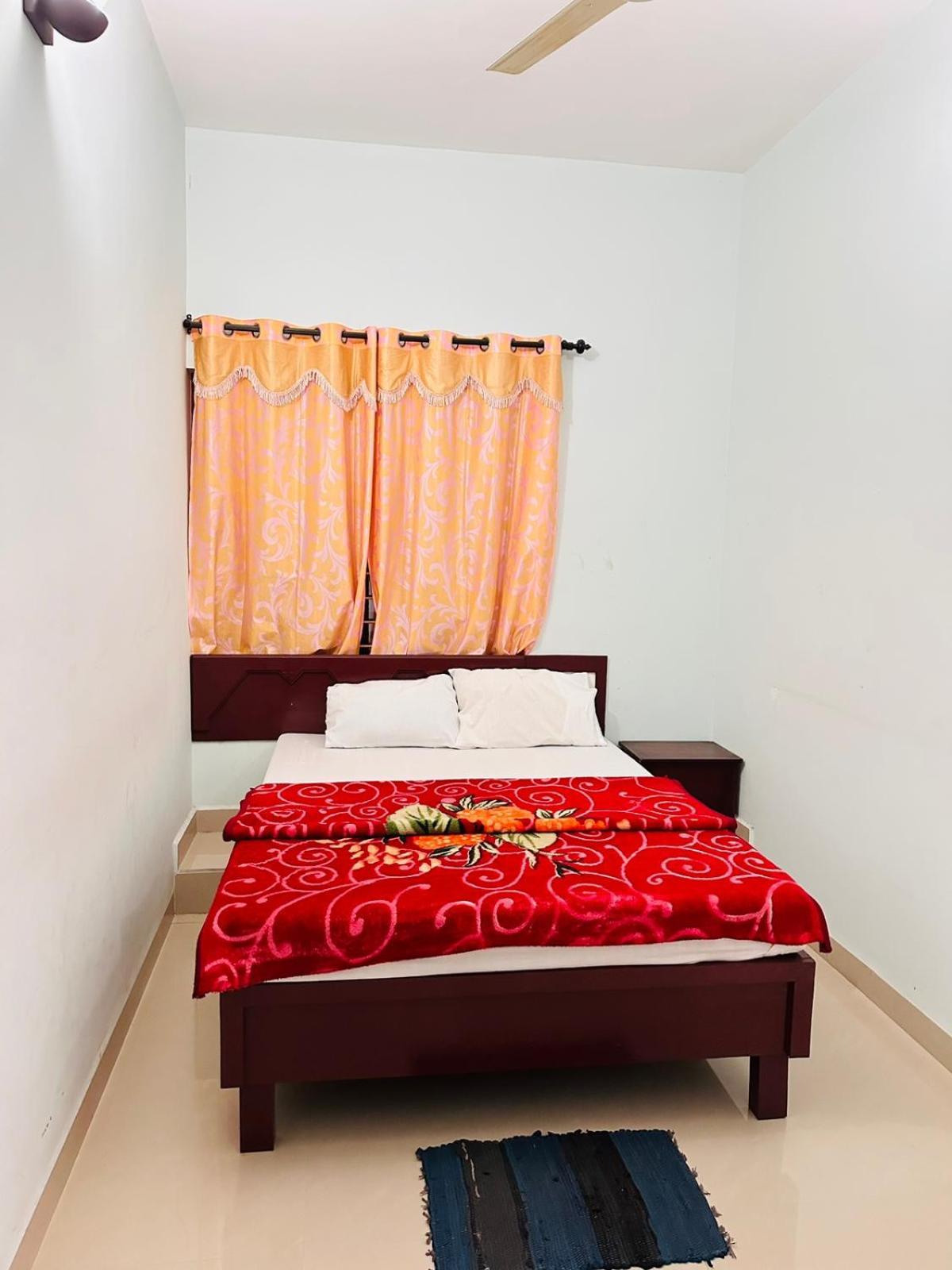 Pkn Homestay Thekkady Kumily ภายนอก รูปภาพ